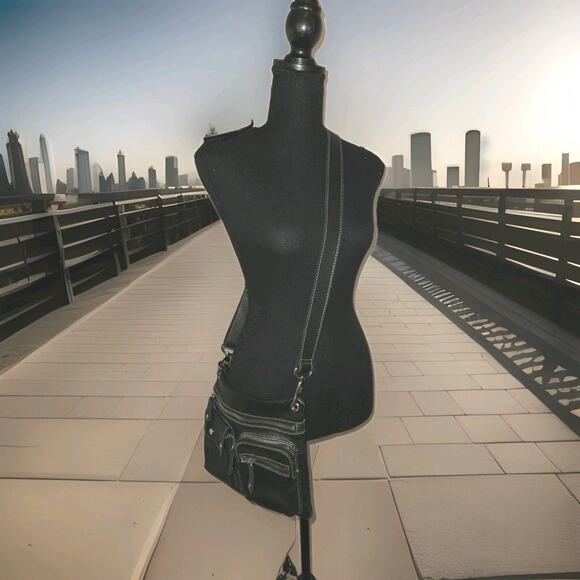 Fossil Multi Pockets Black Leather Crossbody 11x9 - Picture 1 of 10